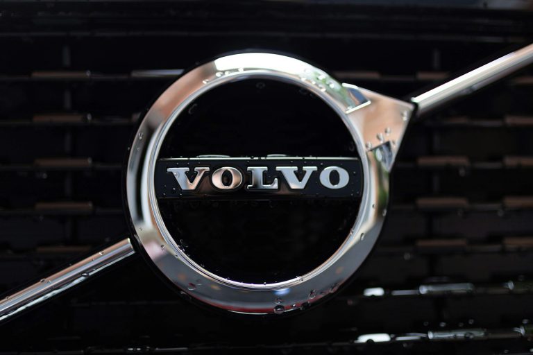 Volvo Adjusts Electric Vehicle Goals for 2030